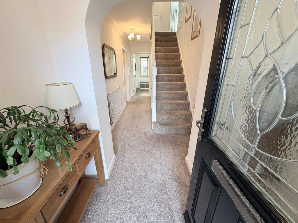 Property photo 3 of 41 Entrance