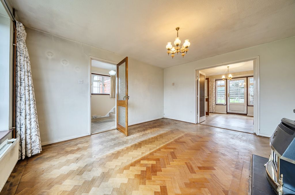 Property photo 2 of 14 Lounge