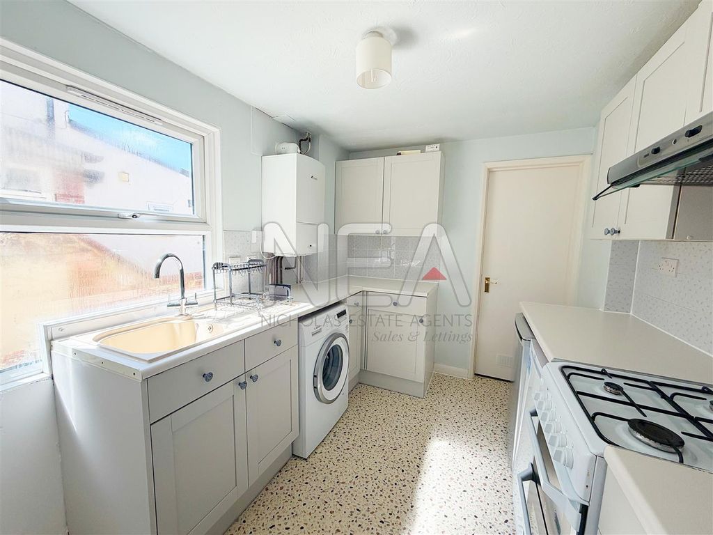 Property photo 2 of 14 Kitchen
