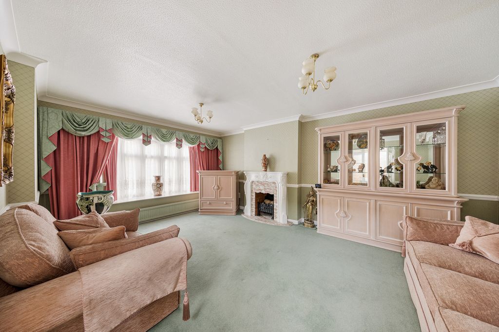 Property photo 3 of 20