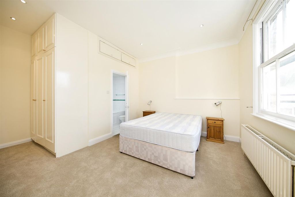 Property photo 3 of 5