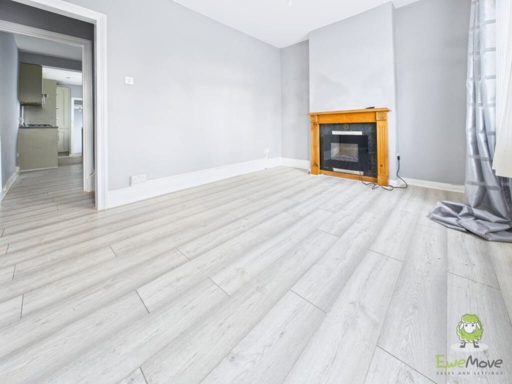 Property photo 2 of 14 Living Room