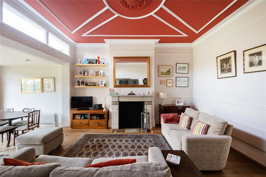 Property photo 3 of 24 Picture No. 02