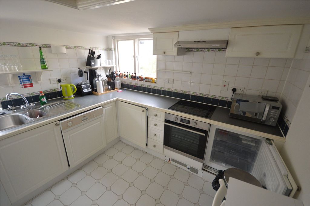 Property photo 3 of 16 Kitchen