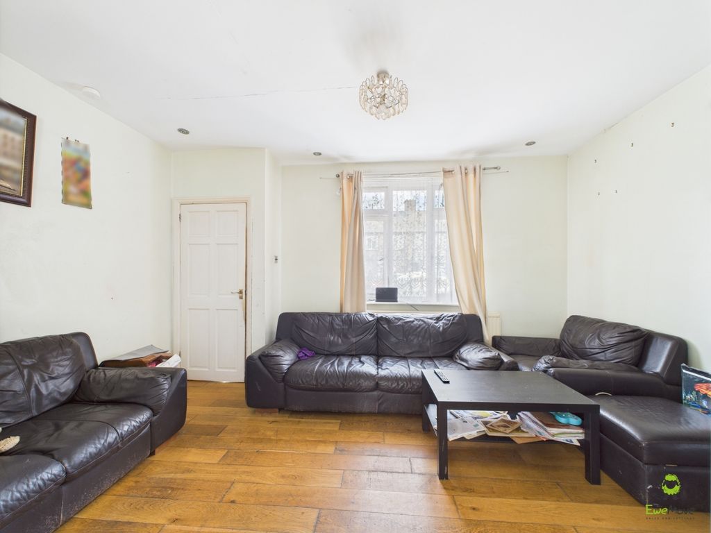 Property photo 2 of 13 Presented By Kevin At Ewemove Bexleyheath And Dart
