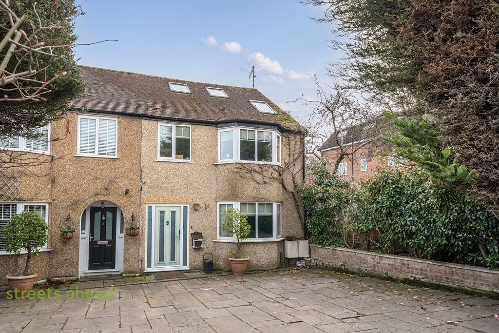 Property photo 1 of 16 cc99F243-2913-4c5...