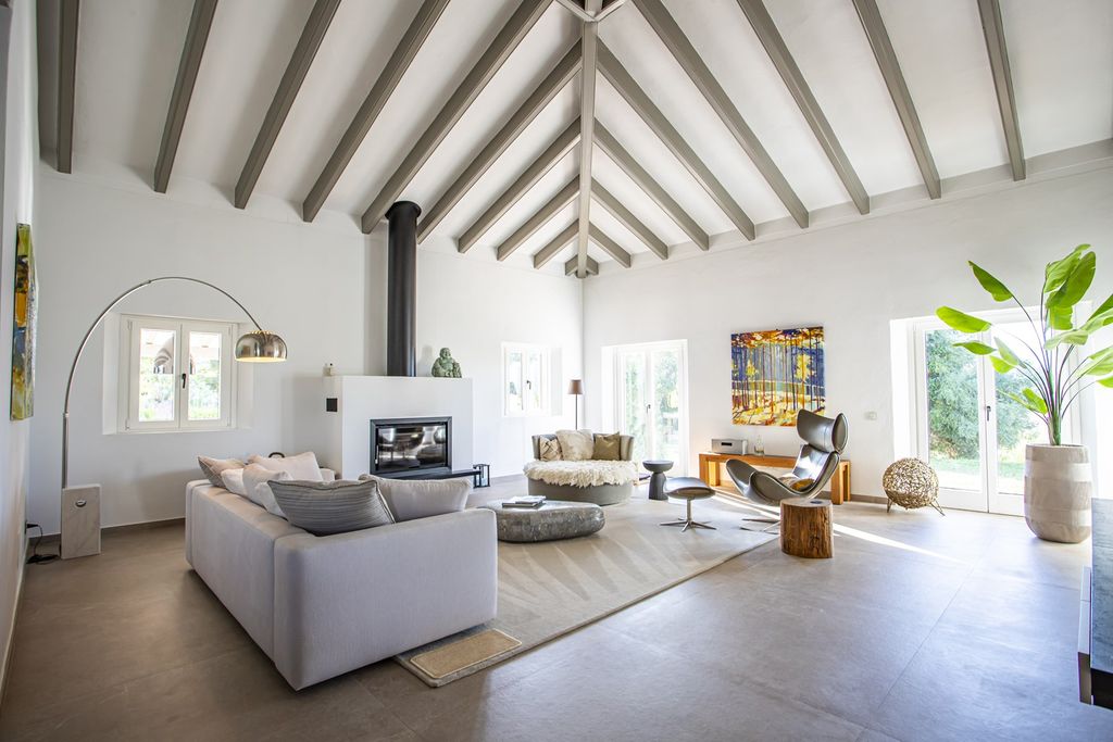 Property photo 3 of 30