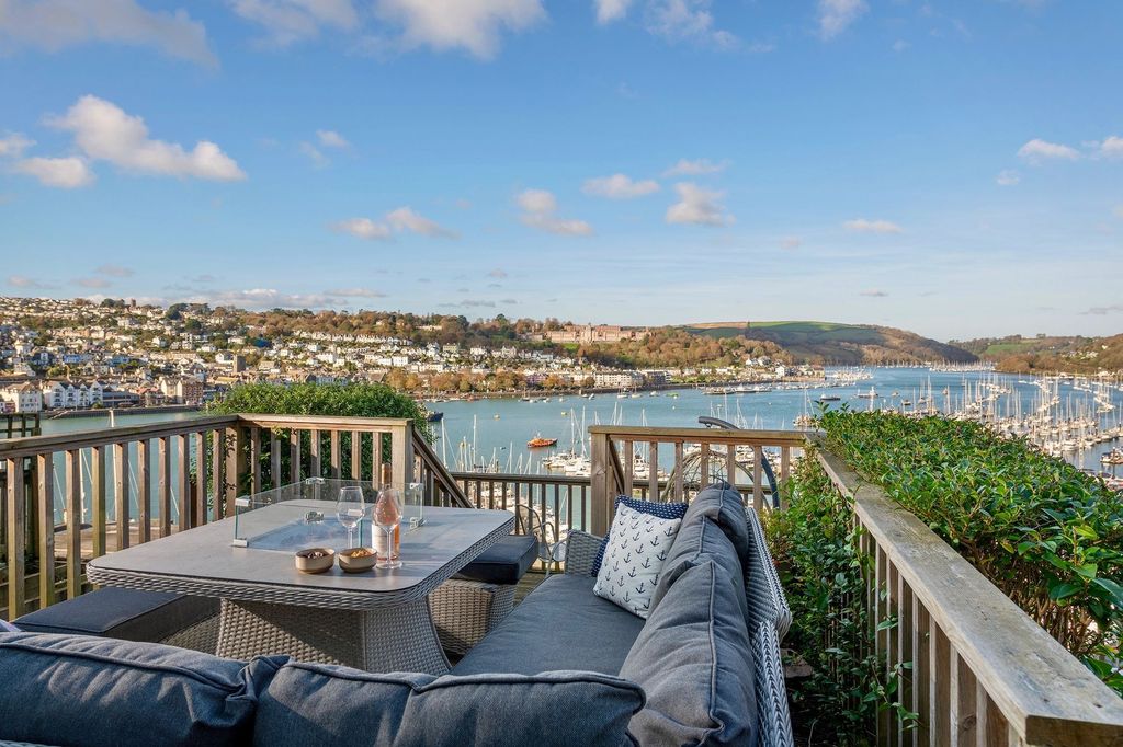 Property photo 2 of 10 The Boathouse, Kingswear