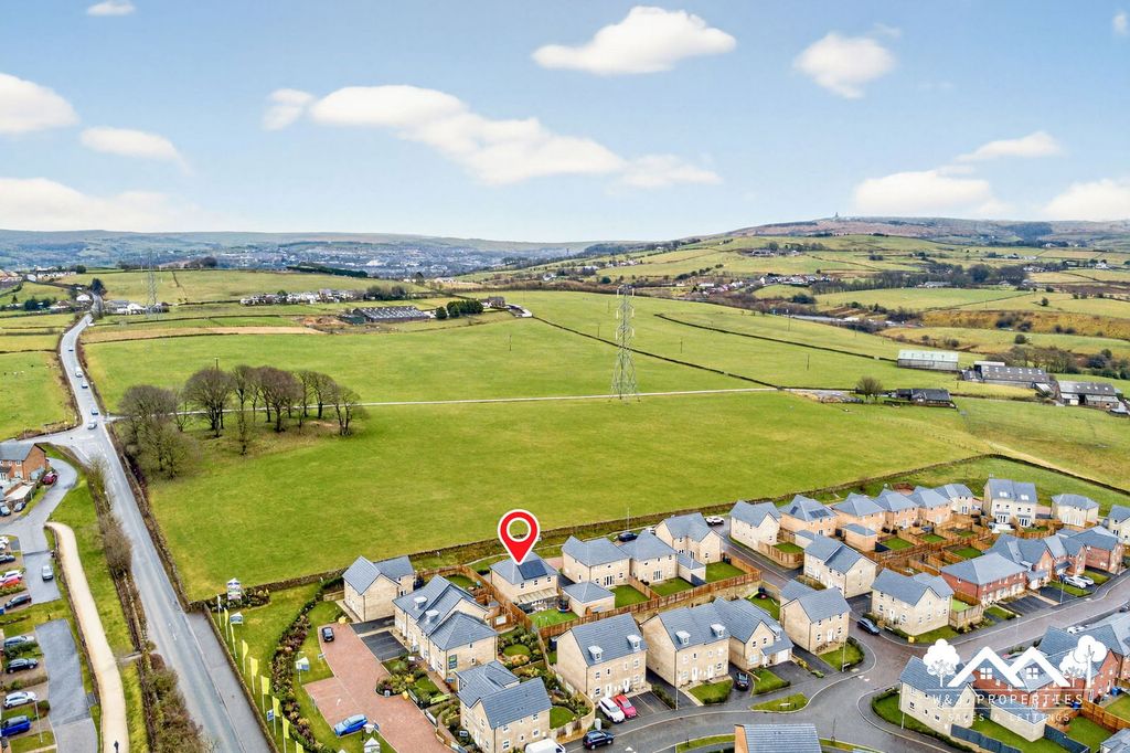 Property photo 2 of 51