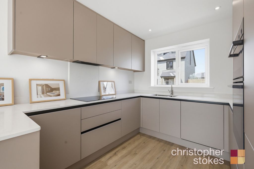 Property photo 3 of 23 5243613