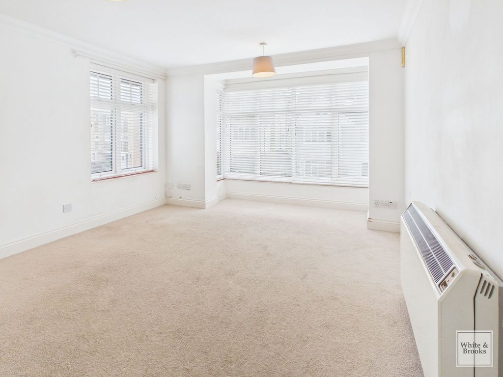 Property photo 2 of 11 Living Room