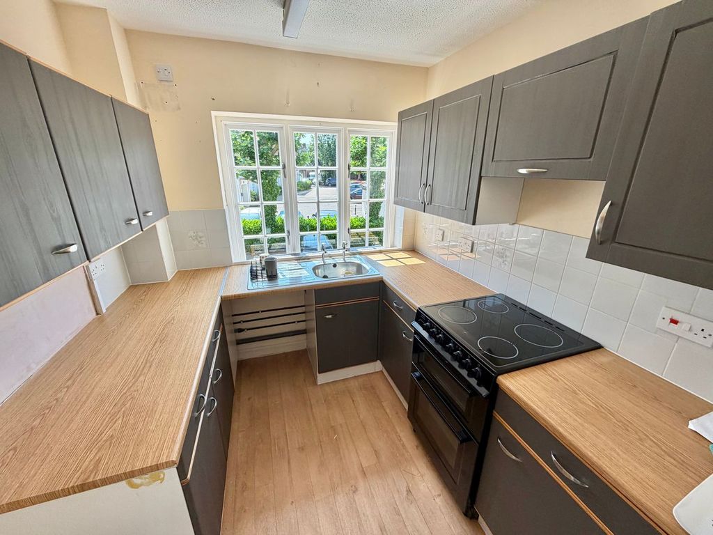 Property photo 3 of 15
