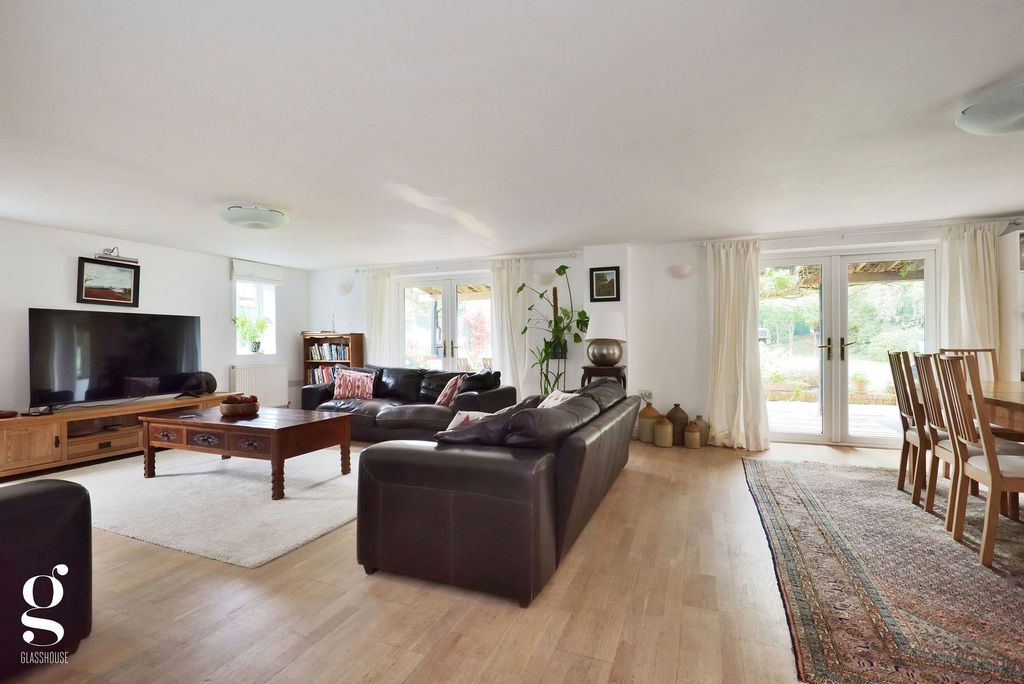 Property photo 2 of 45