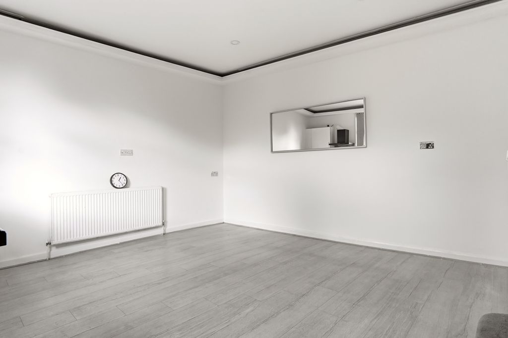 Property photo 2 of 16 Pb103263