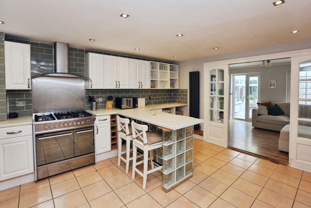 Property photo 1 of 18 Pbox-Img.Jpg