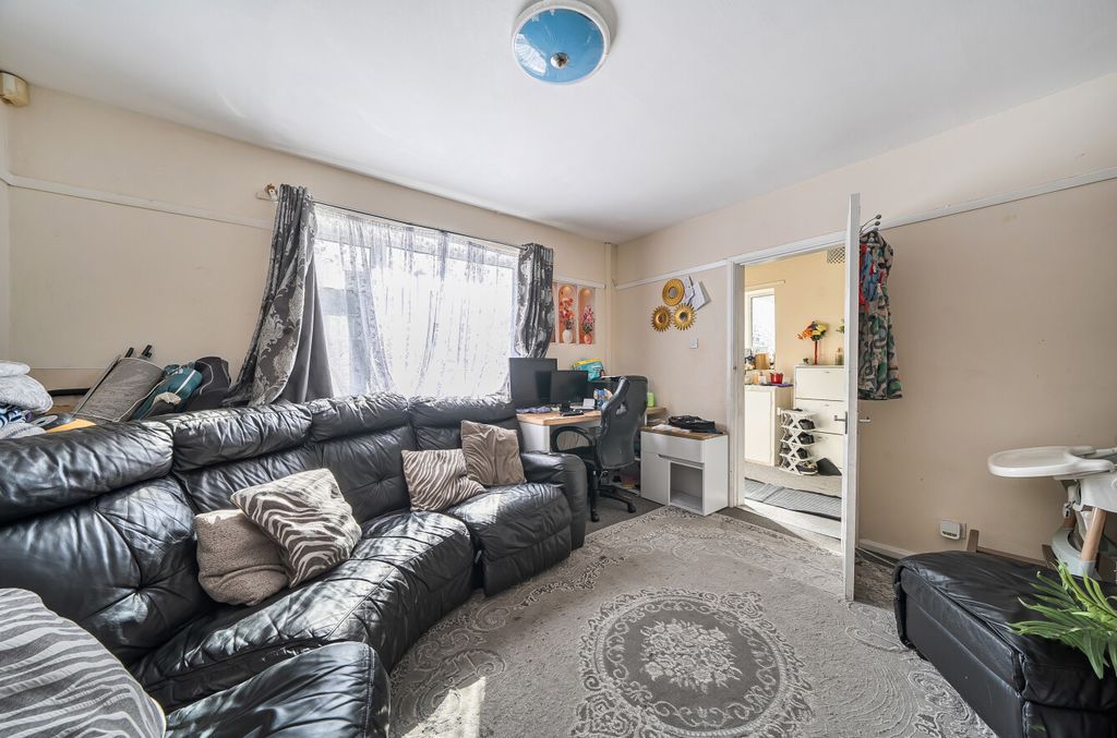 Property photo 3 of 15 3