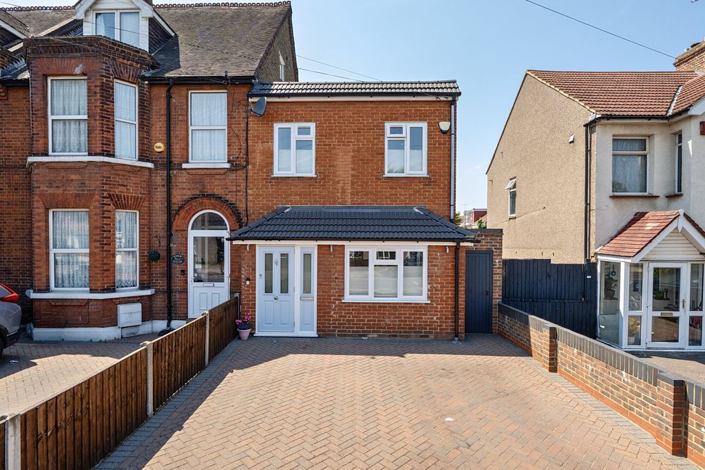 Property photo 1 of 10 1477757-2-6A35478...