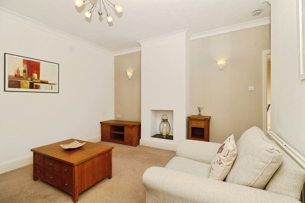 Property photo 3 of 17 Photo