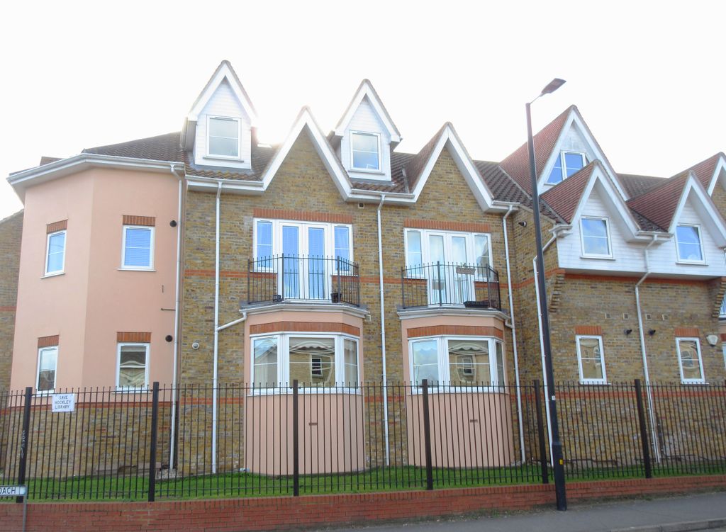 Property photo 2 of 12