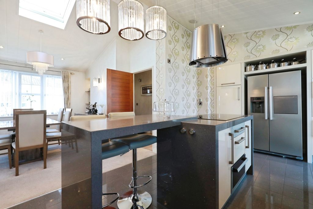 Property photo 2 of 19 Pbox-Img.Jpg