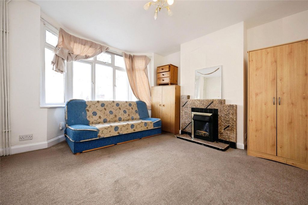 Property photo 2 of 17 Picture No. 27