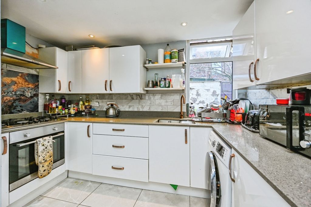 Property photo 3 of 14 Photo