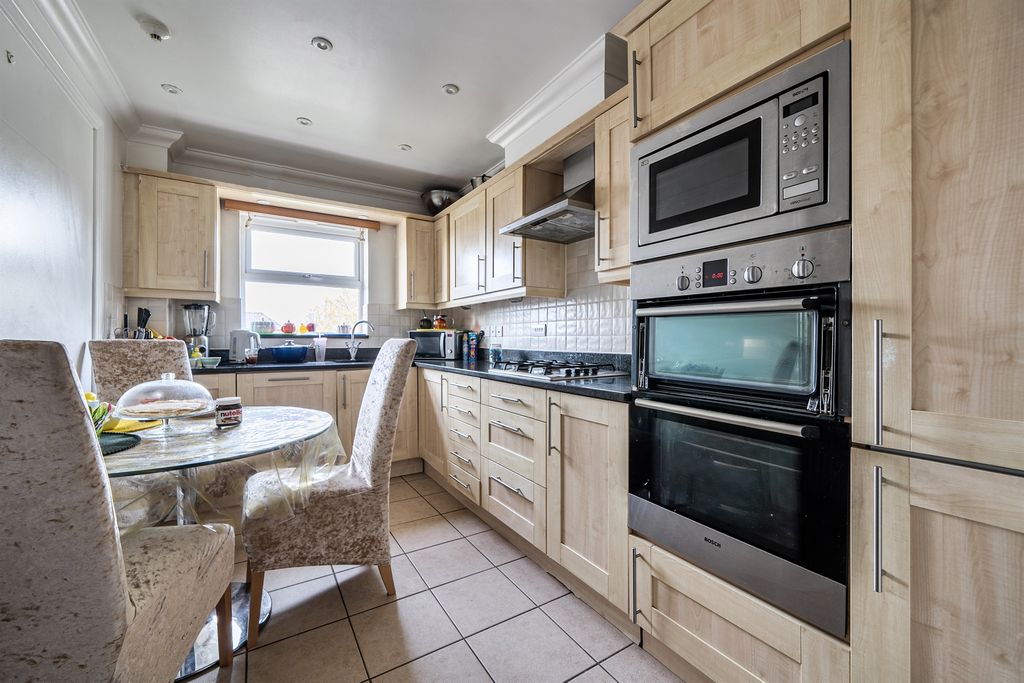 Additional image 3 of 3 bed penthouse for saleThe Ridgeway, Enfield EN2