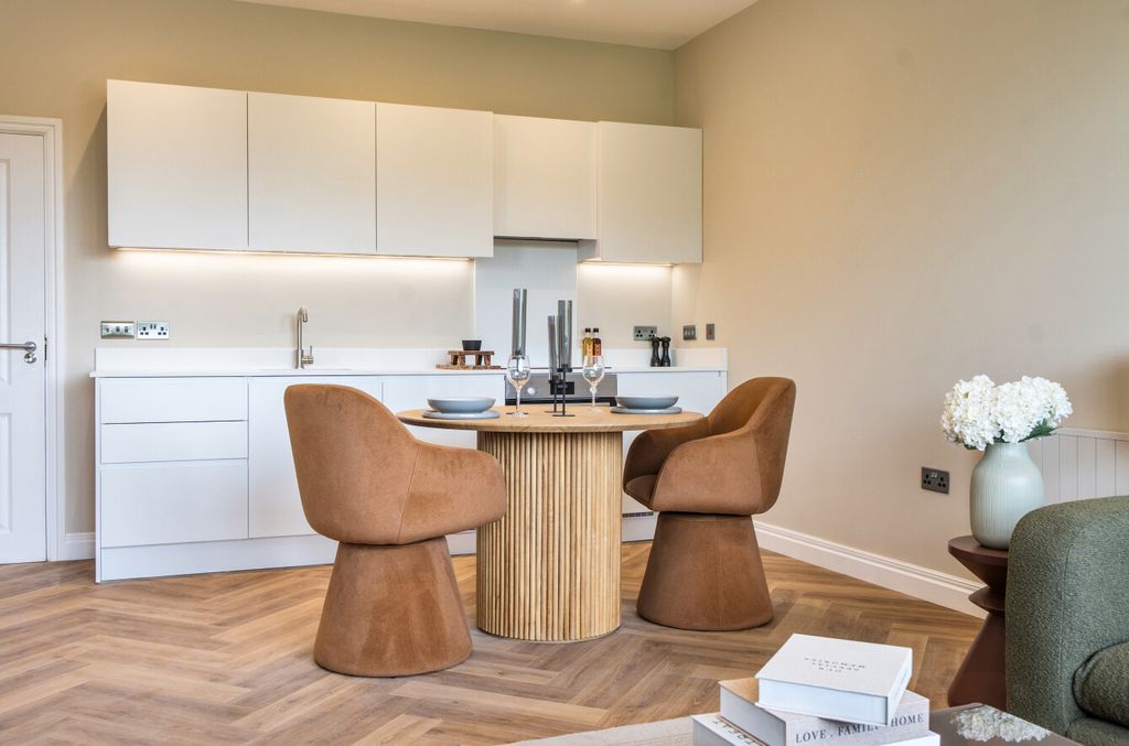 Property photo 1 of 12 Show Home