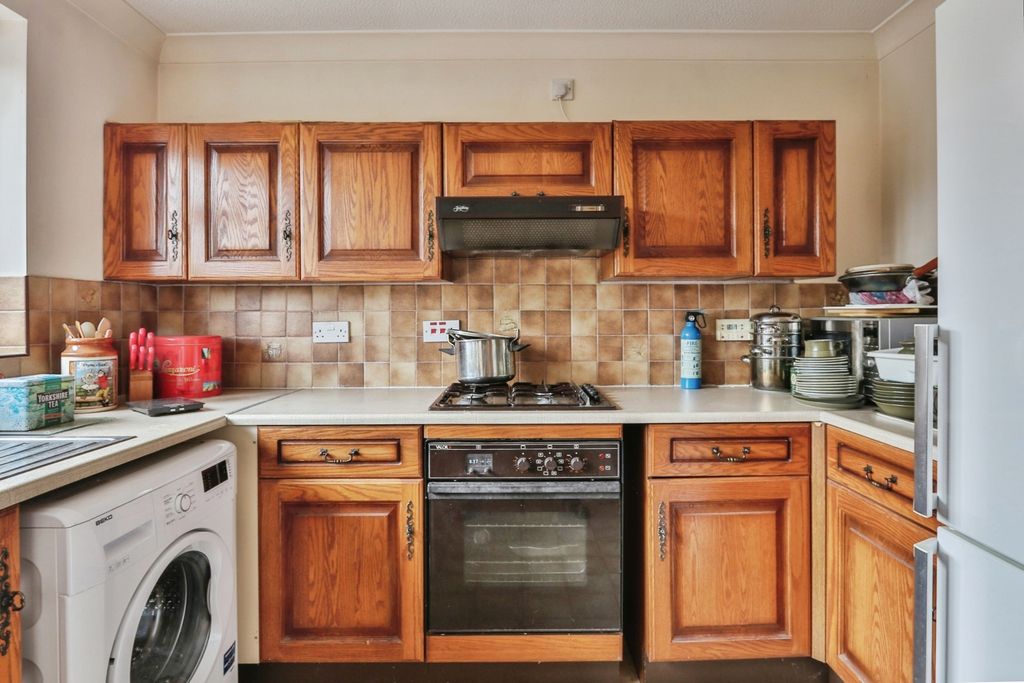 Property photo 3 of 17 Photo