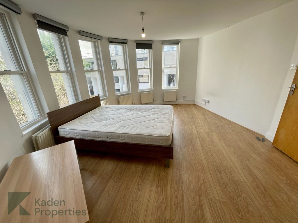 Property photo 2 of 29