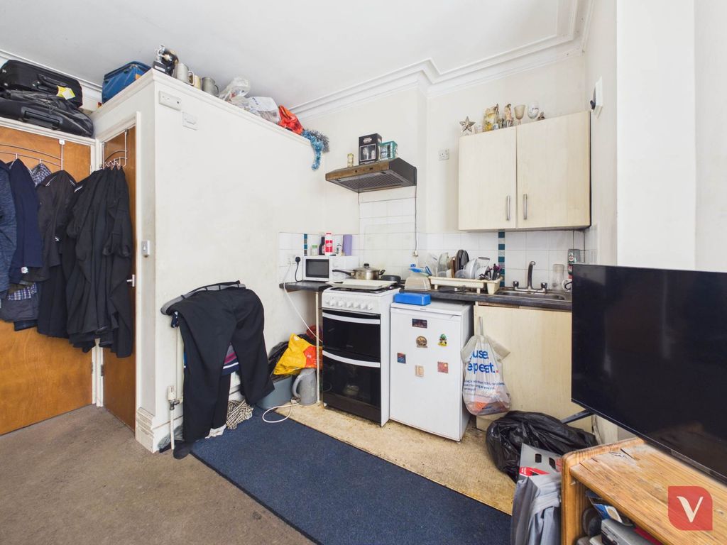 Property photo 3 of 24