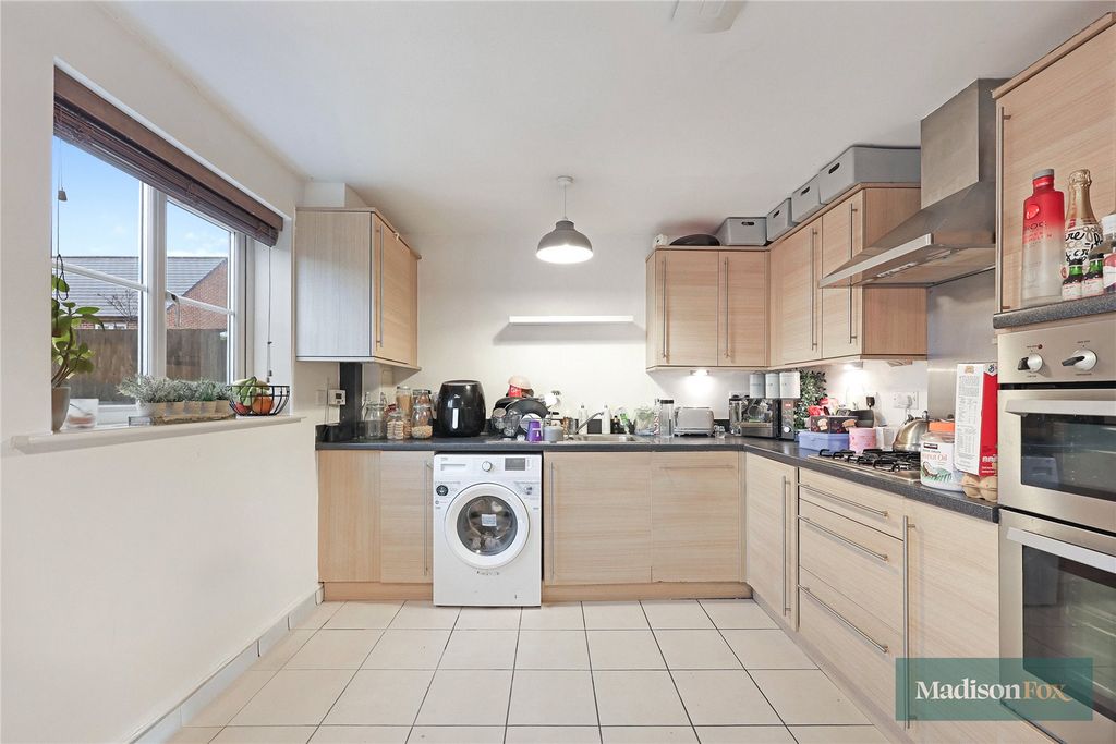 Property photo 2 of 21 Picture No. 14