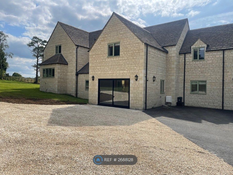 Property photo 2 of 35