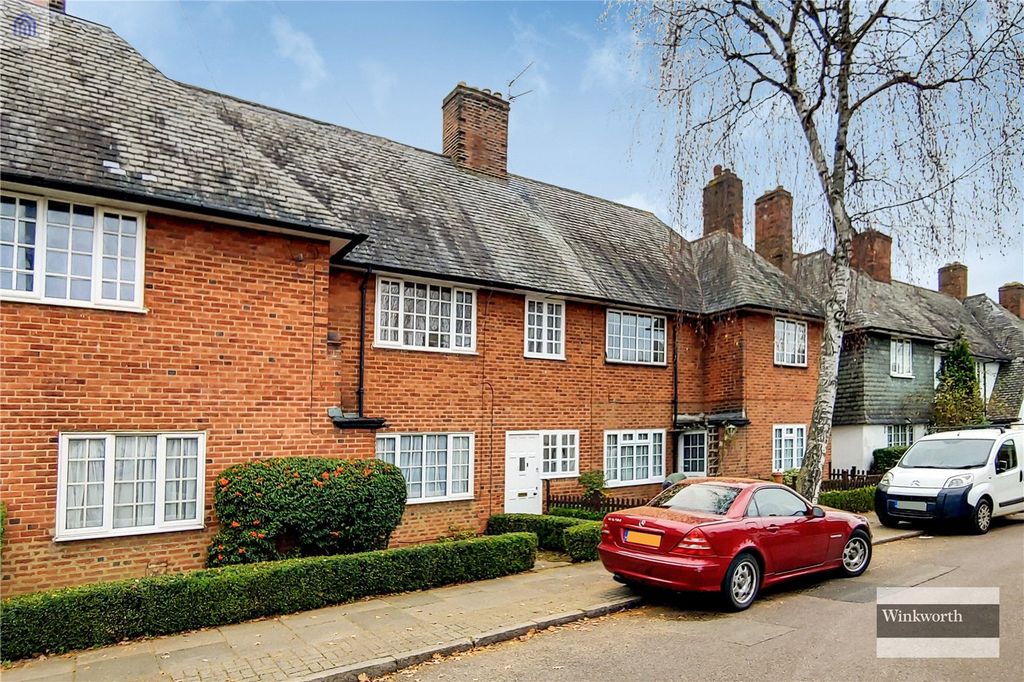 Property photo 2 of 10 Front