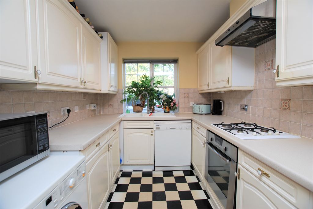 Property photo 2 of 9 Photo 02