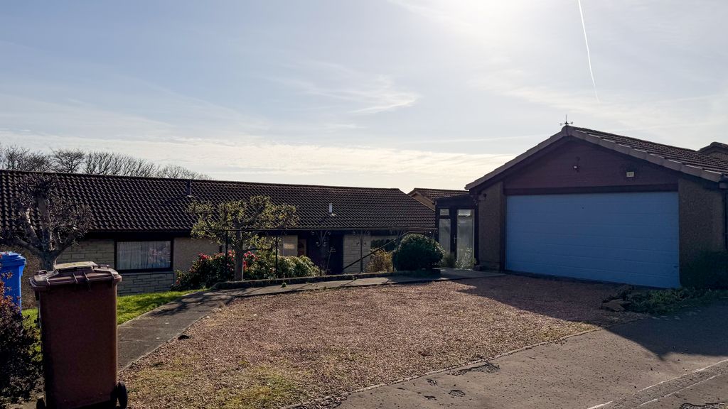 Property photo 2 of 26