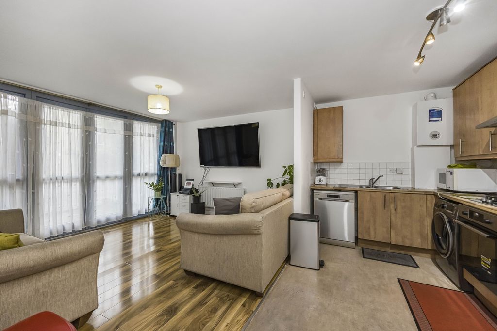 Property photo 2 of 14 18  Kinglet Close  -007