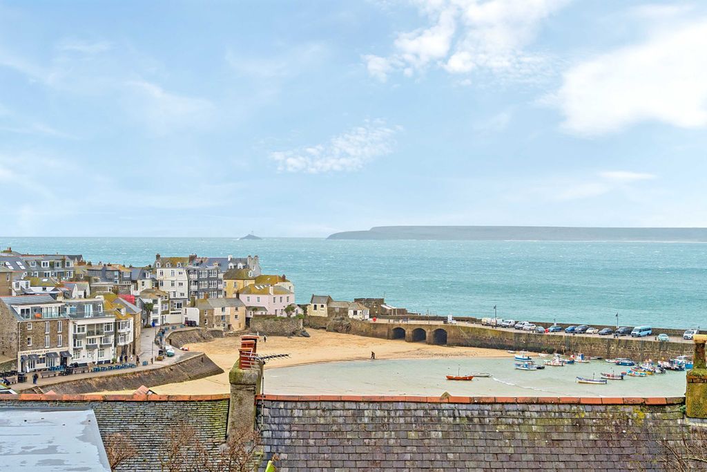 Property photo 2 of 13 Photo 2