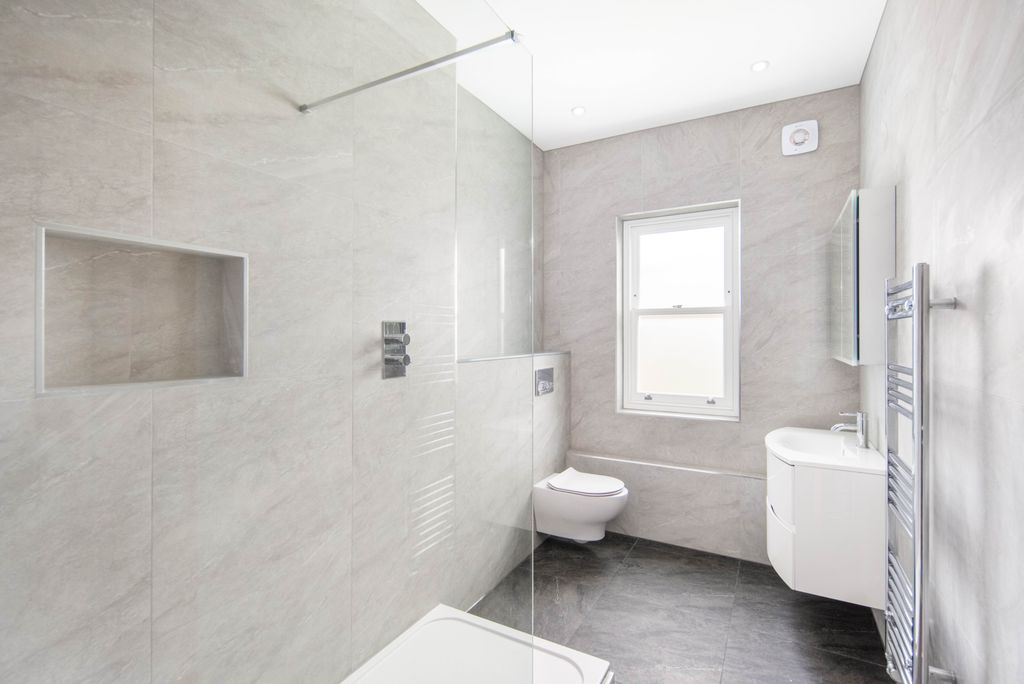 Property photo 3 of 12 Bathroom