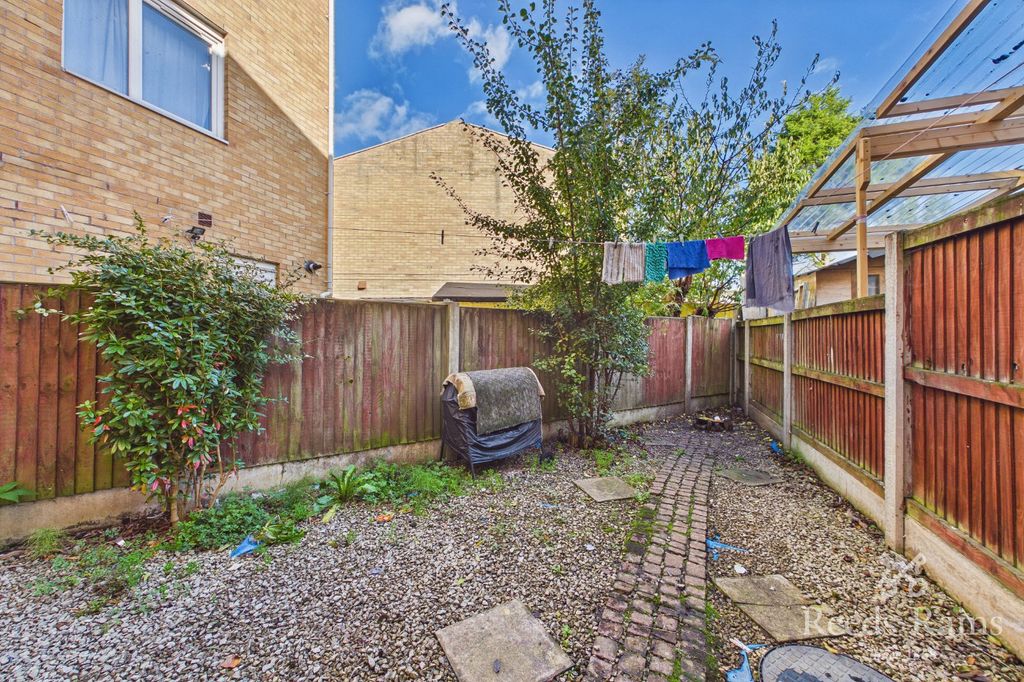 Property photo 3 of 13 Photo