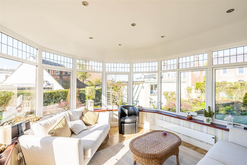 Property photo 2 of 19 Conservatory