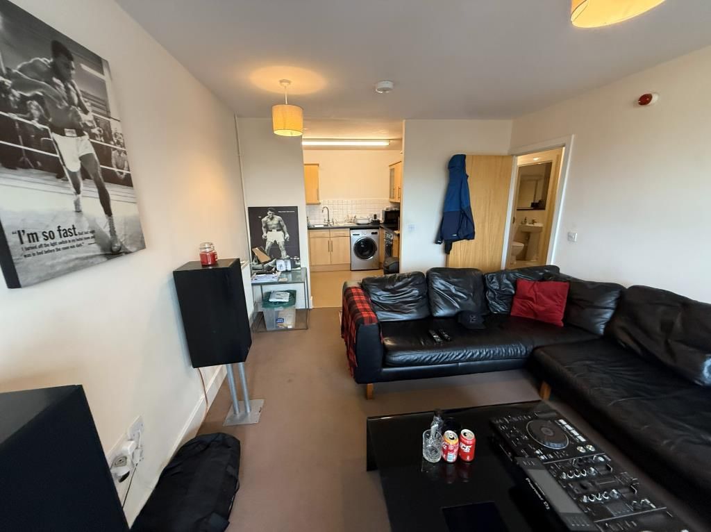 Property photo 3 of 11 Reception