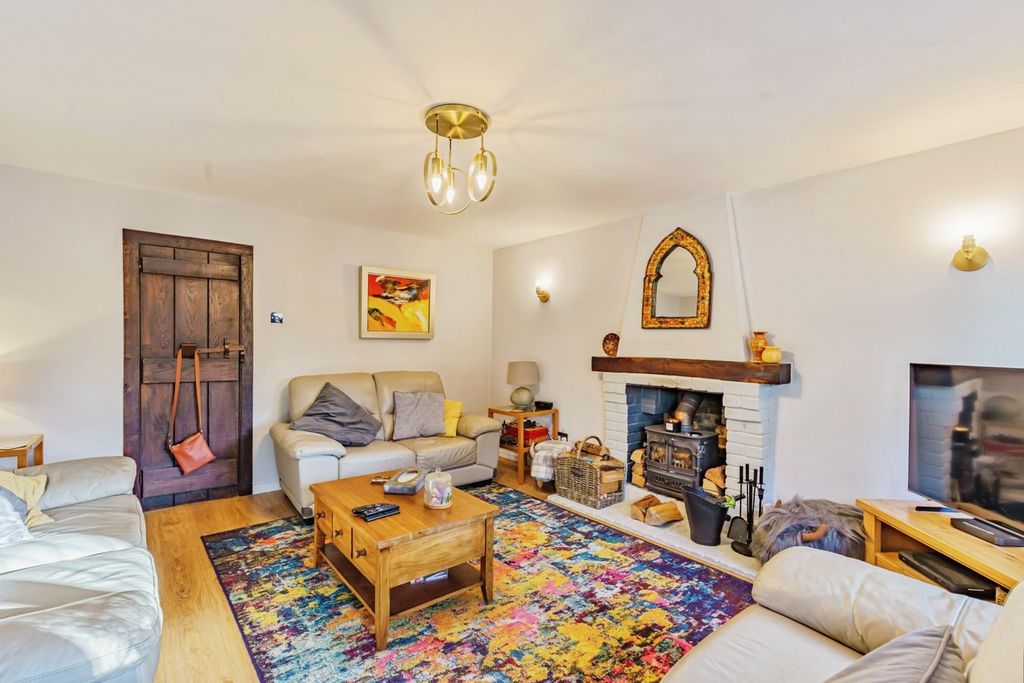 Property photo 3 of 31