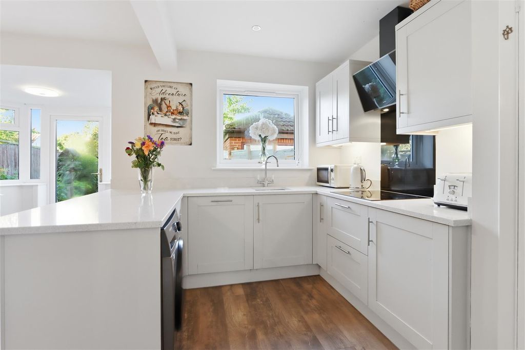 Property photo 3 of 18 Kitchen/Diner