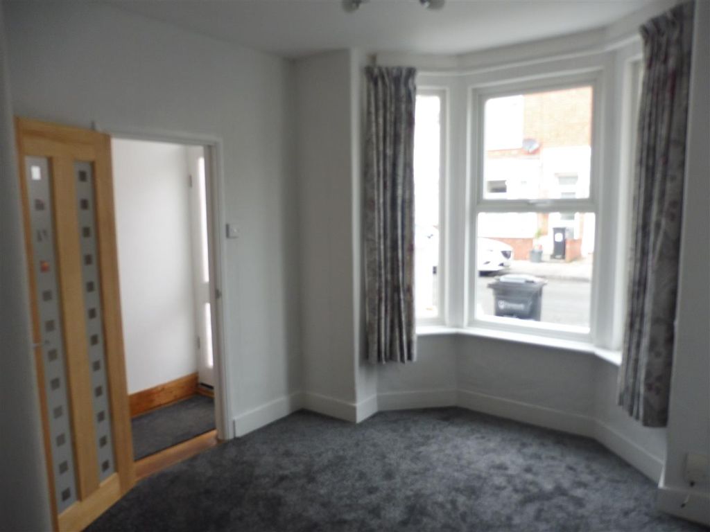 Property photo 3 of 8 Living Room