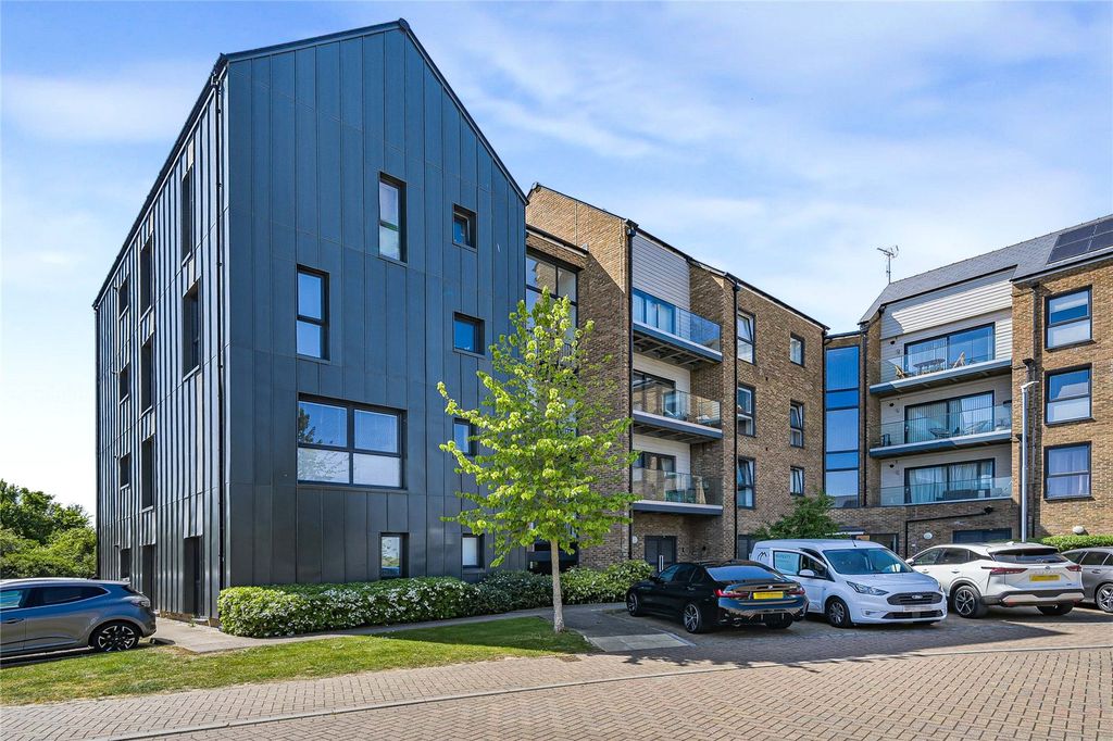 Property photo 2 of 26 Parking
