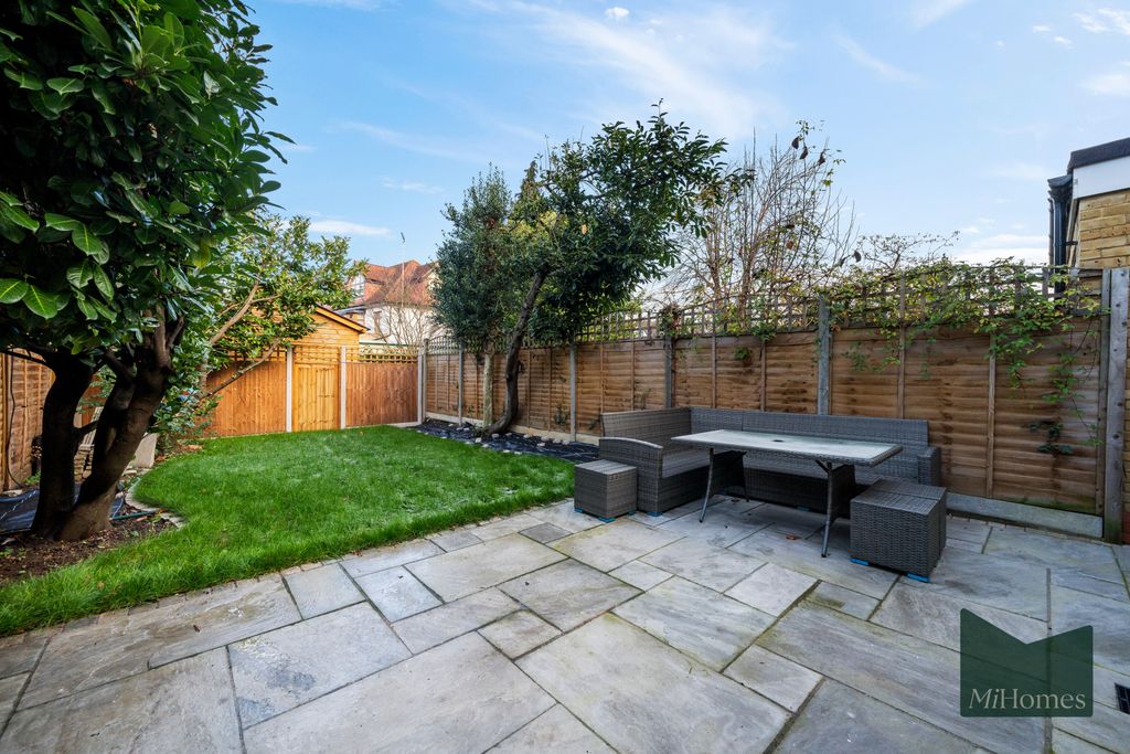 Property photo 2 of 26