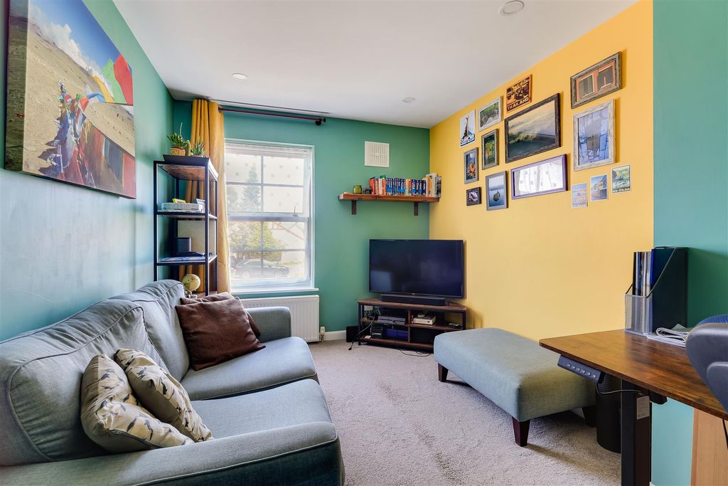 Property photo 2 of 12 Img (1).Jpg