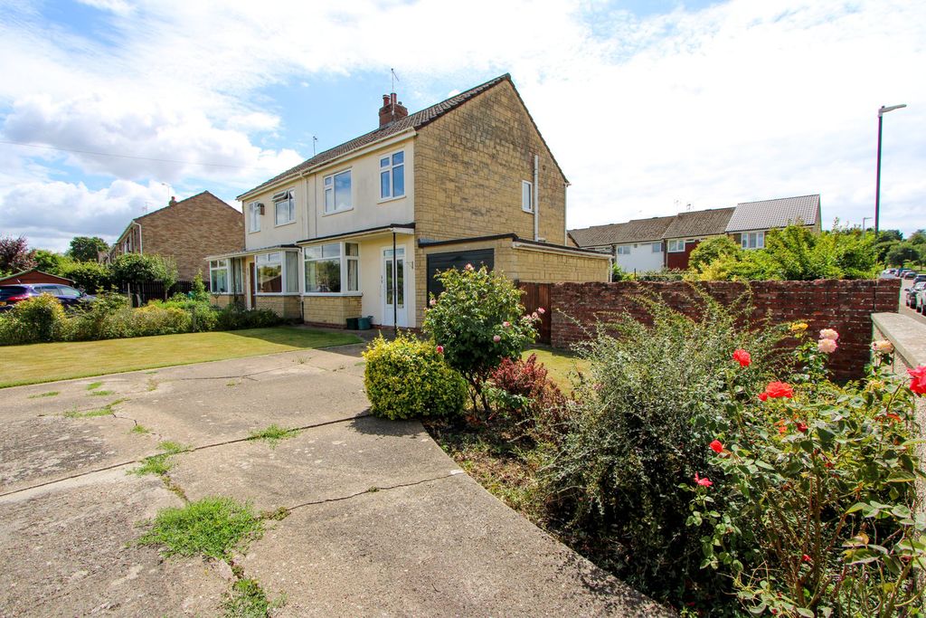 Property photo 2 of 22