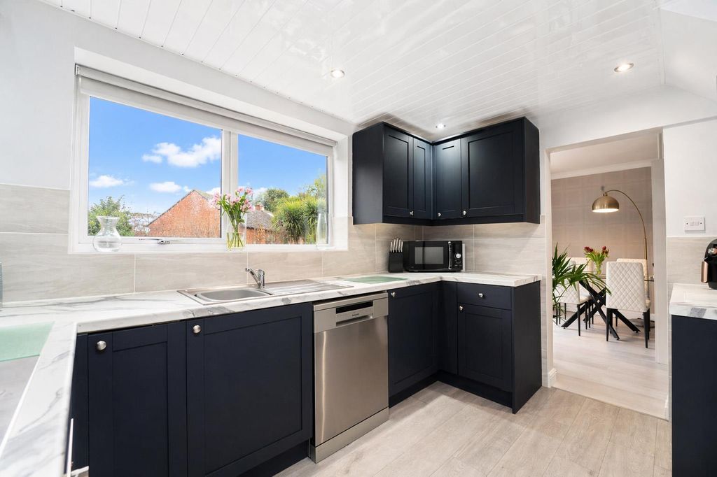 Property photo 2 of 15 163-06.Jpg